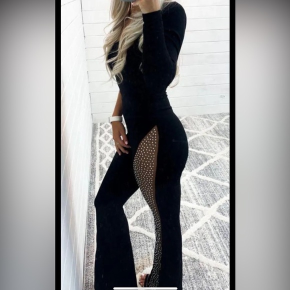 Elegant Black Jumpsuit with Mesh Detail - Picture 2 of 2